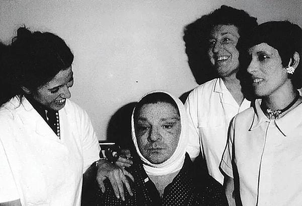 Ameliyatı dünyaca ünlü yıldızlar Elizabeth Taylor ve Sophia Loren’in operasyonlarını da yapan Dr. Rudolphe Troque gerçekleştirdi. Ancak Zeki Müren bu operasyondan öylesine korkmuştu ki, çok sevdiği anneciğine operasyona girmeden önce bir de mektup bırakmıştı.