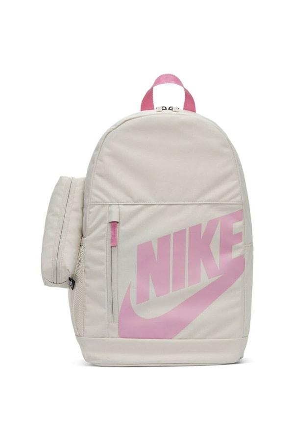 7. Ortaokul veya lise çantası olmak için ideal boyda bir çanta. Rengine de bayıldım!