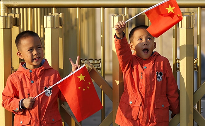 В Китае официально разрешили иметь троих детей