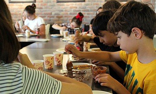 ‘Çocuksuz Restoran’ Tartışması Büyüyor: 'Şikayet Edebilirsiniz, İdari Para Cezası Uygulanabilir'