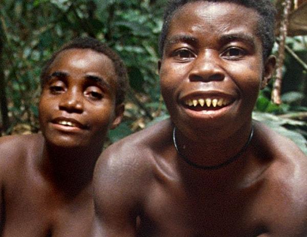 4. "Afrika'daki bazı kabilelerde insanların yaptığı diş ve özellikle dudak modifikasyonları bence çok sıra dışı."
