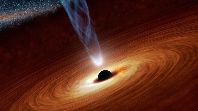 Kara deliğin etrafındaki toplanma diskindeki, tacındaki ve hatta kara deliğin yaydığı astrofiziksel jetlerdeki olası emisyonlar incelendi.