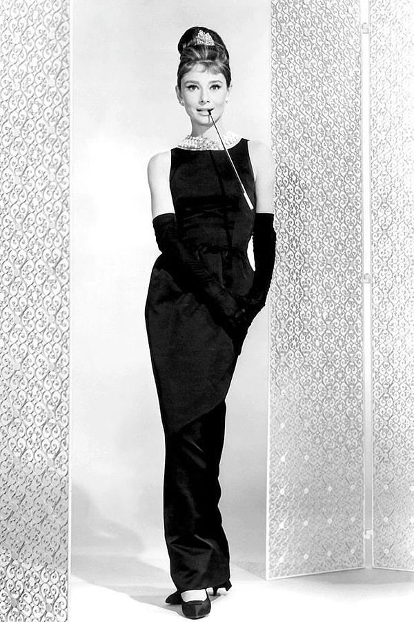 6. Audrey Hepburn'un 'Breakfast at Tiffany' filminde giydiği siyah elbise.