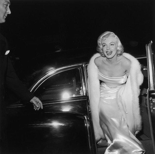 11. Marilyn Monroe'nun kürk şalı.