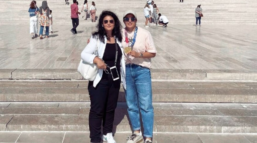 Olimpiyat Şampiyonu Sürmeneli'den Anıtkabir Ziyareti: 'Türk Kadınının Gücünü Dünyaya Gösterdik, Rahat Uyu'