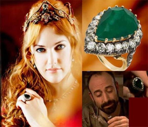 14. "Muhteşem Yüzyıl"da Hürrem Sultan'ın taktığı zümrüt yüzüğün benzerleri satış rekorları kırdı.
