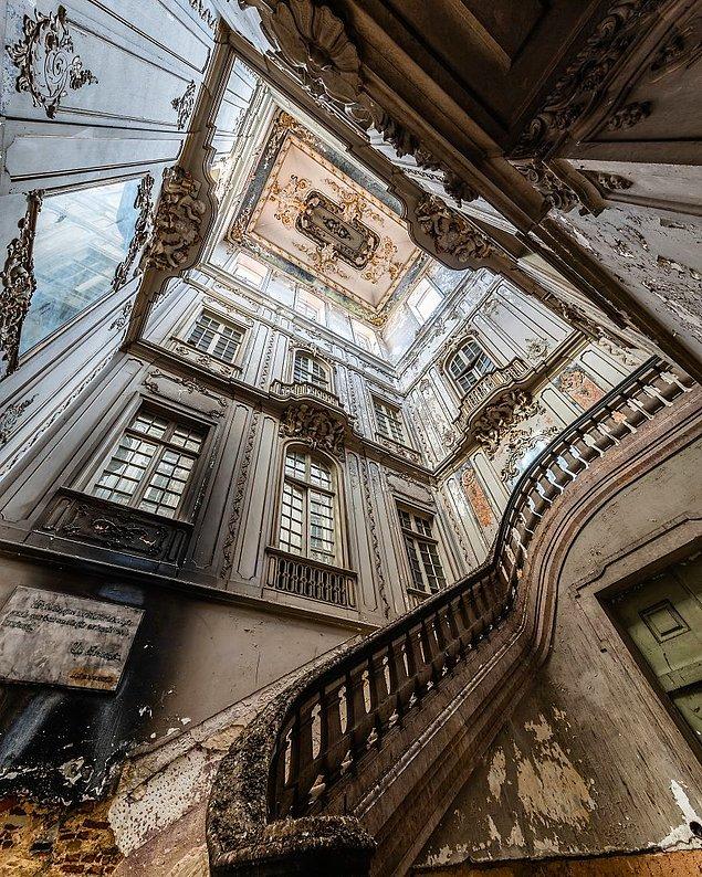 7. Portekiz'de terk edilmiş tarihi bir saray