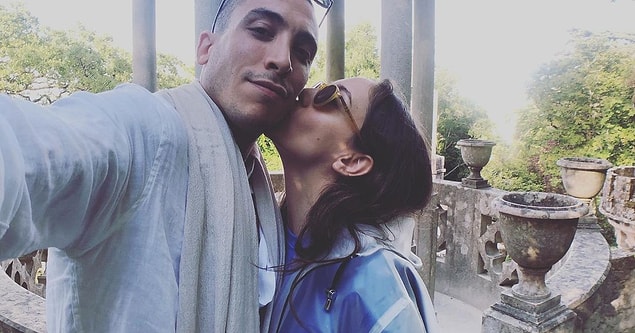 12. Ve kocaman bir öpücük! Öykü Karayel bu fotoğrafı "I love you!" açıklamasıyla paylaşmış.