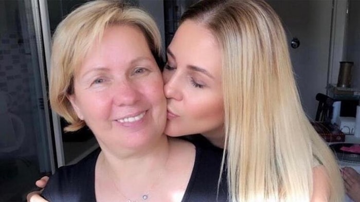 Emine Ün'ün, Koronavirüse Yakalanan Annesi Hayatını Kaybetti!