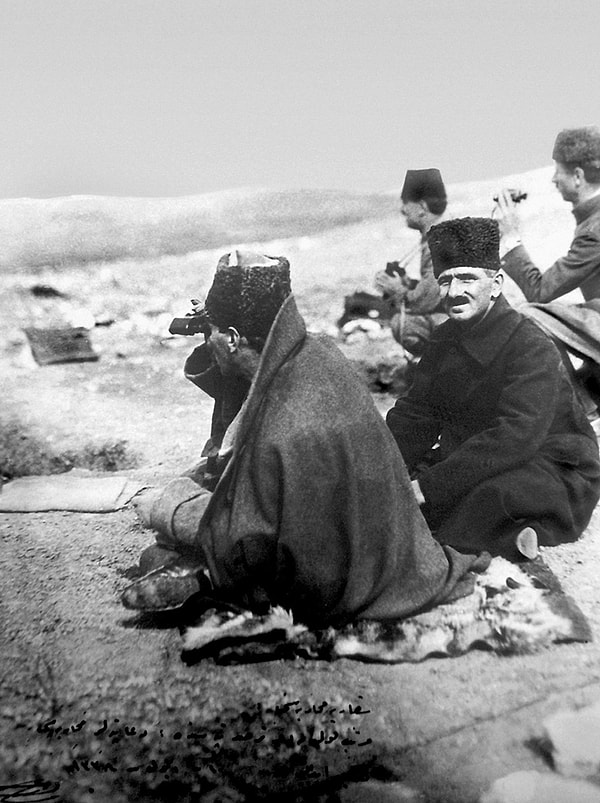 Hattı müdafaa yoktur, sathı müdafaa vardır. O satıh bütün vatandır. Vatanın her karış toprağı vatandaşın kanıyla ıslanmadıkça, terk olunamaz. Onun için her birlik, bulunduğu mevziden atılabilir.