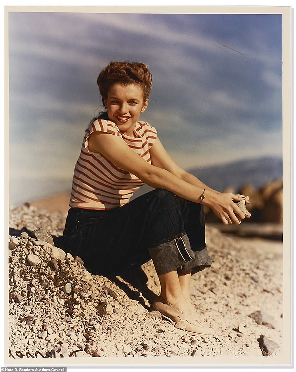 Торги за каждую фотографию начинаются от 800 долларов. Заинтересованные участники могут участвовать в аукционе онлайн.