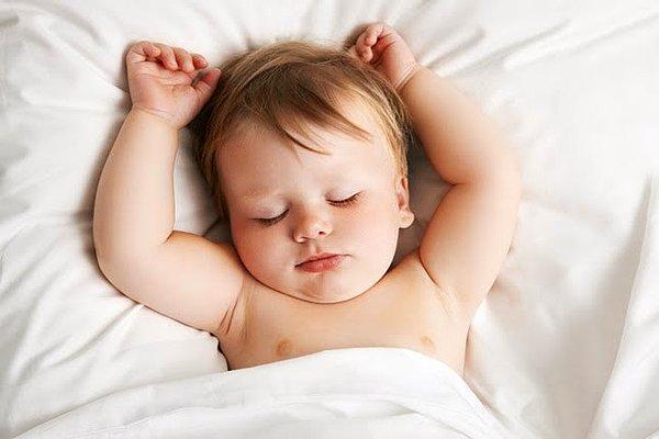 Bebeklerin daha kaliteli bir uyku alması için ne yapılmalıdır?