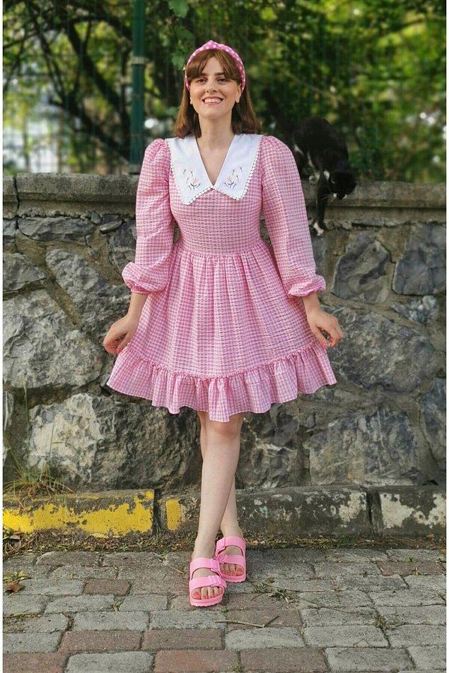 8. Pötikare elbise vintage tarzı ile sizi 60'lara ışınlıyor!