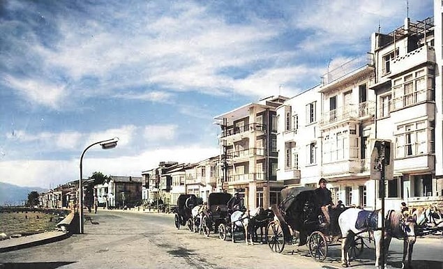 17. Karşıyaka'da sahil, İzmir, 1960.