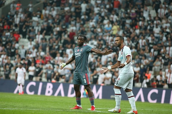 Son şampiyon Beşiktaş , Süper Lig'in 3. haftasında bugün VavaCars Fatih Karagümrük'ü ağırladı.