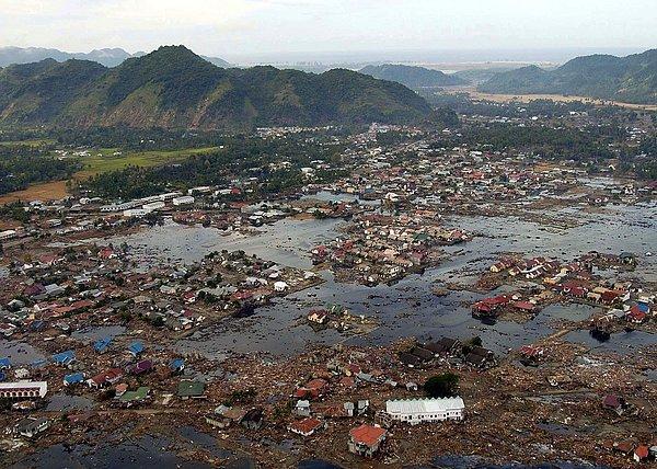 Sadece Endonezya'yı değil, Bangladeş, Hindistan, Malezya, Myanmar, Tayland ve Singapur'u da etkileyen deprem, aynı zamanda dünyayı 1 cm oynattı.