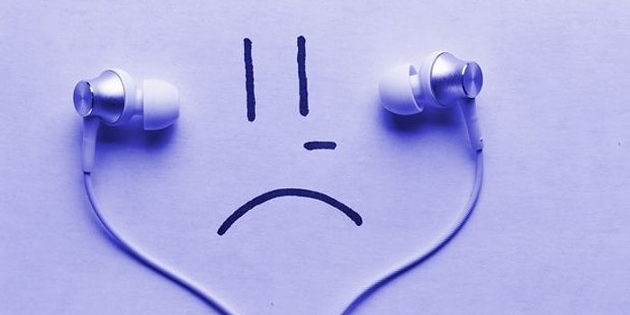 Sözlerine Odaklanınca Uzaklara Daldıran, Neşeliymiş Gibi Görünen 12 Hüzünlü Şarkı