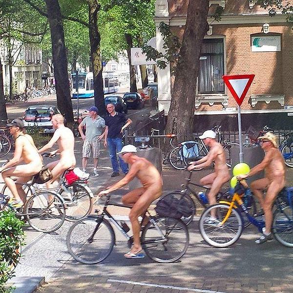 Bu sene 28 Ağustos'ta gerçekleştirilen yarışmanın neden zaten bisiklet kullanma oranı yüksek olan Amsterdam'da yapıldığını merak etmiş olabilirsiniz.