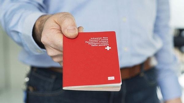 25. İsviçre vatandaşlığına başvurmak için İsviçre'de en az 12 yıl yaşamanız gerekir.