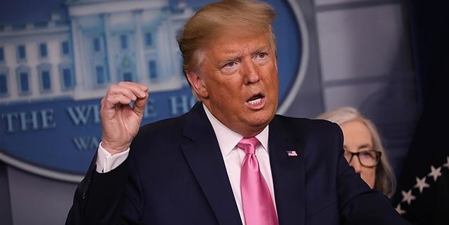 "Geçtiğimiz sene Trump destekçisi aşı karşıtı doktorlar, Hidroksiklorokin ilacının Kovid-19 virüsünü iyileştirdiğini öne sürmüştü. Başkan Trump'ın kendi hesabından yaptığı paylaşım üzerine binlerce kişi bu durumdan haberdar oldu."