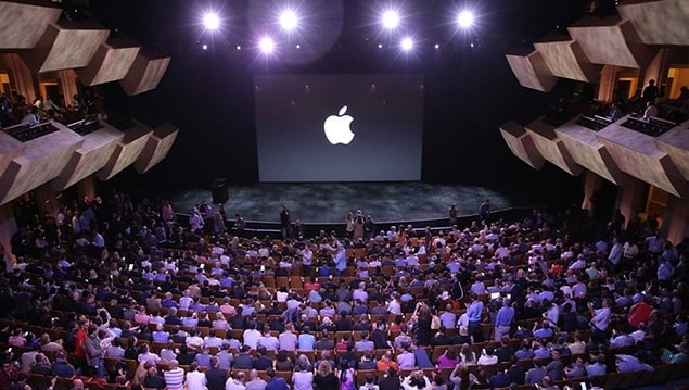 Bildiğiniz gibi, Apple'ın önümüzdeki haftalarda yeni iPhone serisini tanıtması bekleniyor. Ancak, medyaya sızan bazı bilgilere göre yeni iPhone'lar özelliklerinden ziyade fiyatlarıyla konuşulacak gibi...
