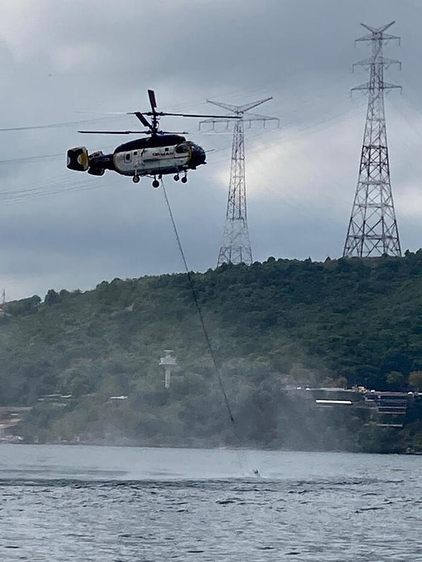 Yangına helikopterle de müdahalede bulunuldu. Ormanda çıkan yangın kısa sürede söndürüldü.