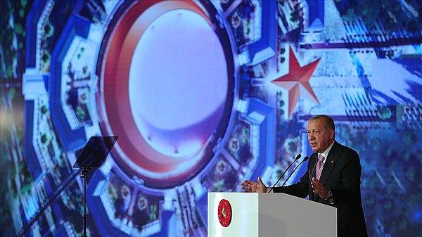 Milli Savunma Bakanlığı ile Türk Silahlı Kuvvetleri’nin karargahlarının aynı çatı altında toplayacak olan projeyle ilgili bilgi veren Cumhurbaşkanı Erdoğan, şunları söyledi: