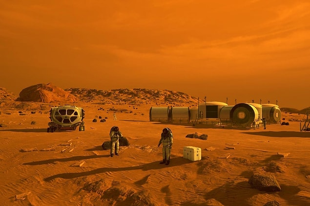 NASA uzmanları dahil pek çok kesim, Dünya dışındaki bir yerde kalıcı olarak yaşamak için o bölgenin yeryüzünde yerleşim yeri kurulması gerektiğini vurguluyor.