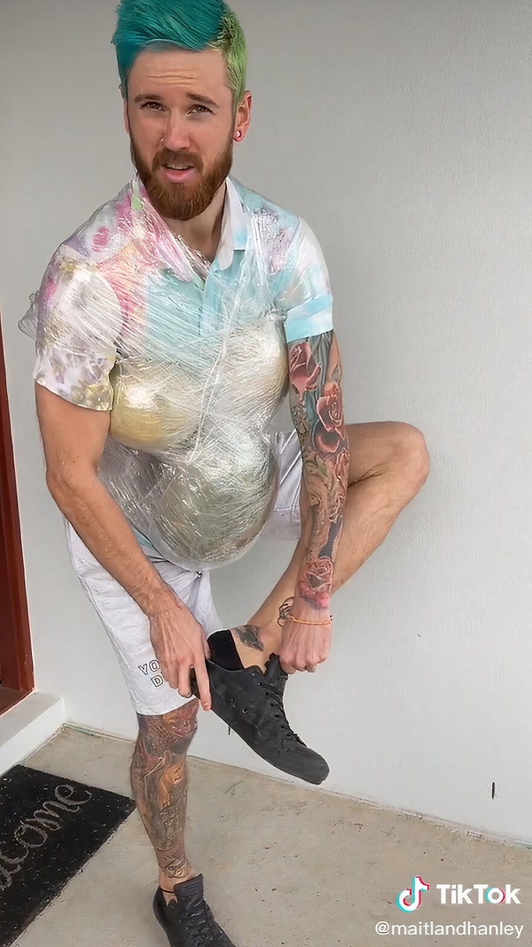 У него очень хорошо выходило обуваться