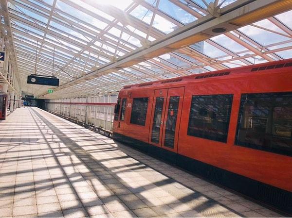 10. Finlandiya'daki metrolarda turnike bulunmuyor fakat metroya kaçak olarak binip bir bilet denetçisine yakalananların 80 Euro ceza ödemesi gerektiğini de belirtelim: