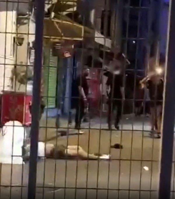 Fahiş fiyat isteyen taksicinin saldırısına uğrayan ve ciddi biçimde yaralanan yurttaşlar, “Bu gücü nereden alıyorlar, İstanbul'un göbeğinde?” diye soruyor.