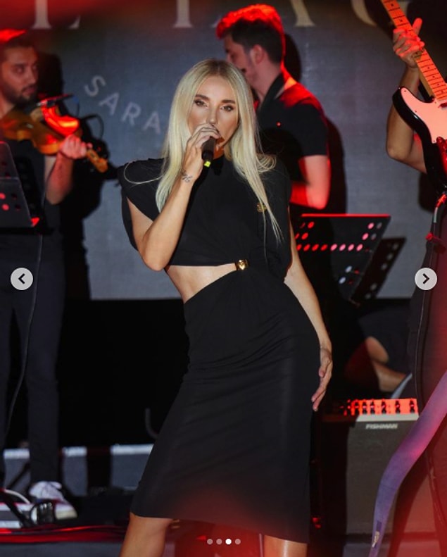 Sapanca konserinde giydiği şu elbise... Ah kalbim! 😍