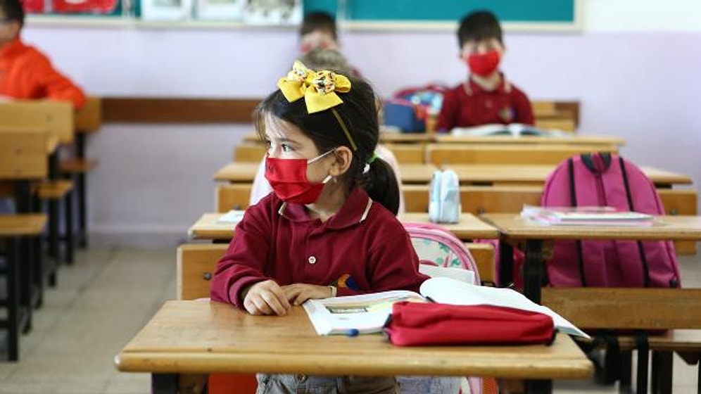 Bakan Koca'dan Açıklama: Okullar Kapanacak mı?