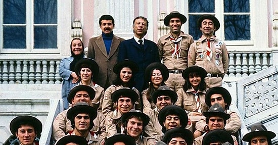 Hababam Sınıfı Tatilde Konusu Nedir? Hababam Sınıfı Tatilde Filmi Oyuncuları Kimlerdir?