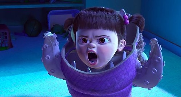 8. 'Monsters Inc.' filminde Boo karakterini seslendiren Mary Gibbs çekimler sırasında 2 buçuk yaşındaymış. Yönetmen, stüdyoda küçük oyuncunun peşinde dolanarak replikleri kayıt almış.