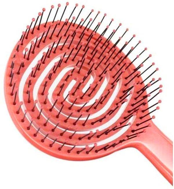 4. Nascita saç fırçası, kaliteli ve ergonomik tasarımı sayesinde uzun yıllar kullanabileceğiniz bir saç fırçası. Fiyatı da son derece uygun!