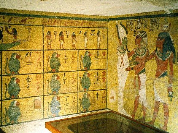 Mumya lanetinin kökeni Tutankamon'dan önceye dayanıyor.