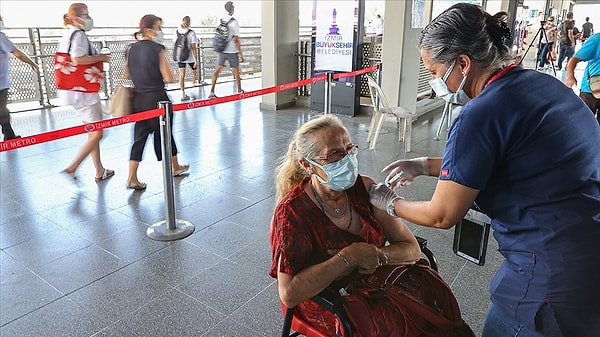 "Üçüncü doz yüzde 95 koruma sağlıyor"