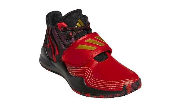 3. Basketbol ayakkabısı Adidas'tan alınır.