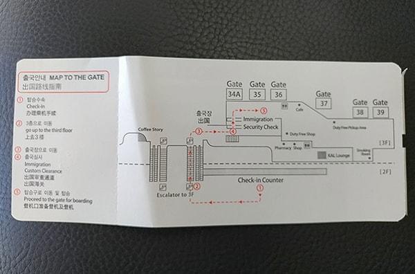 7. Seoul havalimanlarında uçak biletlerinin arkasında bineceğiniz kapının haritası bulunuyor.