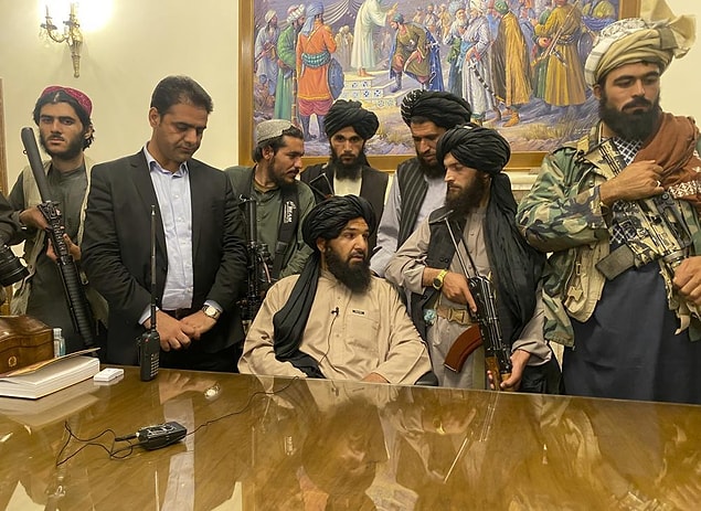 Afganistan'da neler oluyor?