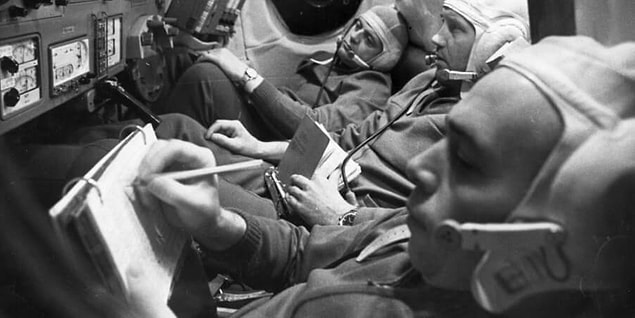 Soyuz 10 deneme fırlatışında infilak etmesine rağmen Soyuz 11'de her şey sorunsuz ilerliyordu ve 3 kozmonotta görevlerini başarıyla yerine getiriyordu.