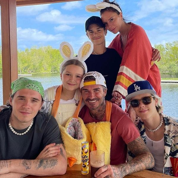 Beckham ailesi şüphesiz medyanın en sevilen ve ikonikleşen ailelerinden biri hepimizin bildiği gibi.