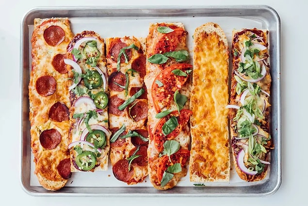 Dilediğiniz malzemelerle ekmek pizza