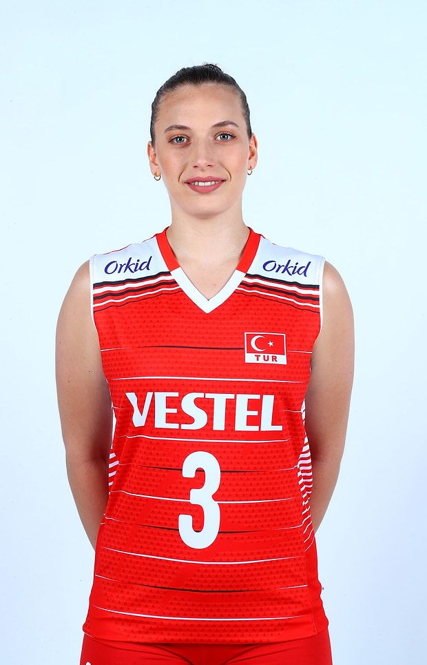 Cansu Özbay
