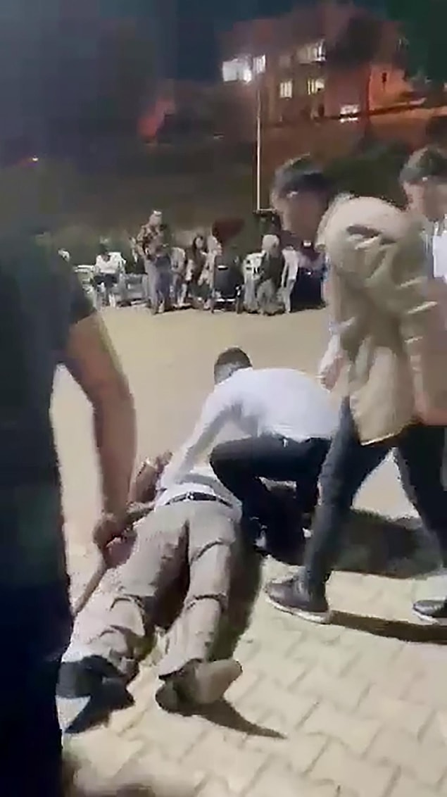 Gelen sağlık ekibinin yaptığı kontrolde kalp krizi geçirdiği belirlenen Göleli’nin yaşamını yitirdiği tespit edildi.