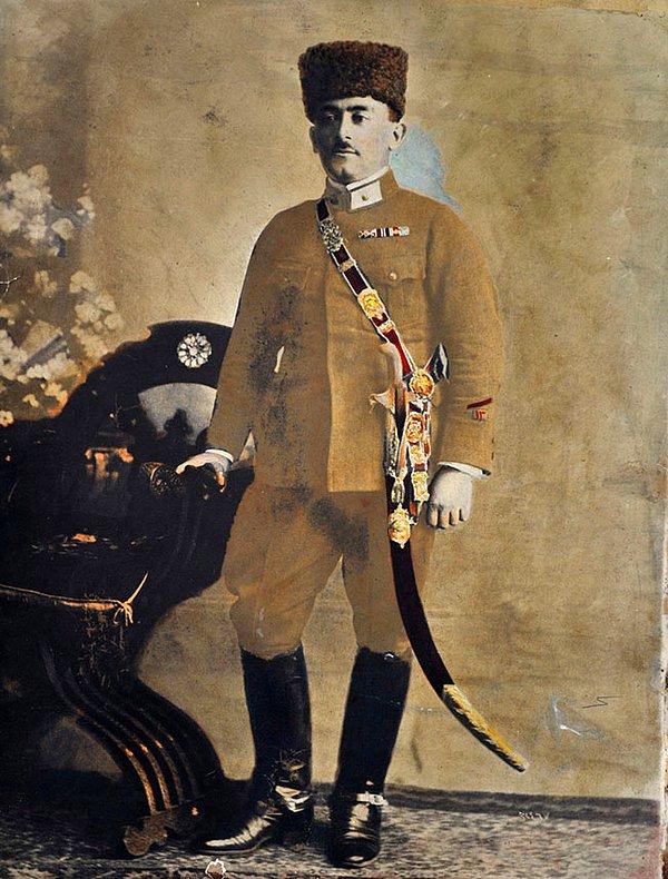 Üçüncü kılıç Gazi Paşa'nın emriyle 15 Eylül 1922'de Yüzbaşı Şerafettin'e armağan edilir. Kahraman Yüzbaşı bir süre daha görevine eder fakat sonradan malulen emekli olur.