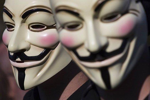 Sosyal medyada herkes anonimliğine güvenerek ayarsızca konuşuyor.