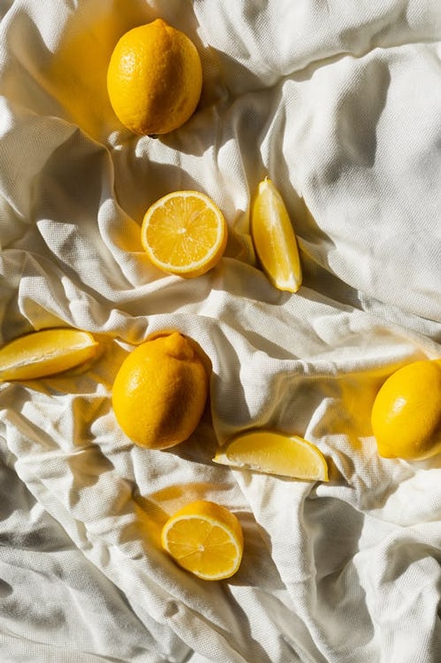 5. Limon da patatesleri çıtırlaştırıyor.