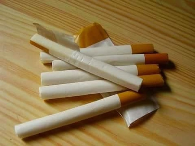 11. Sigara şeklinde sakızlar vardı pakette satılan. Şu an düşününce aslında ne kadar da yanlış geliyor ama nostaljik diye koyalım buraya bakalım.